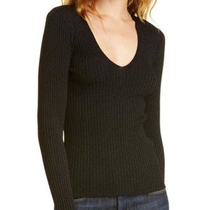 Lewit Ribbed Shimmer V-Neck Sweater